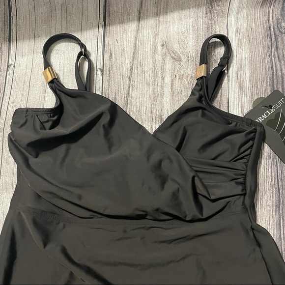 🆕NWT MIRACLESUIT SOLID SURPLICE TANKINI TOP - Picture 9 of 12